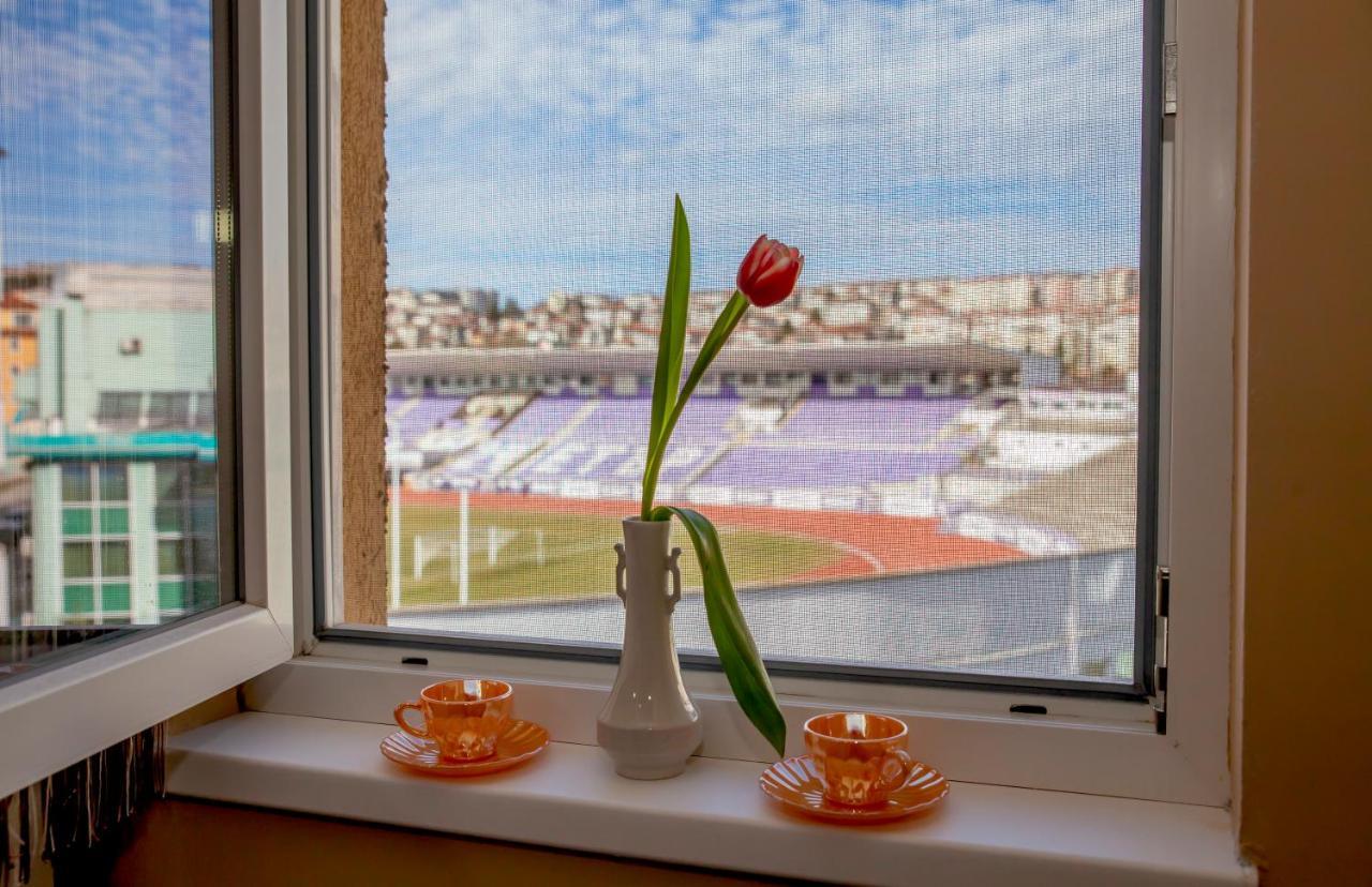 Stadium Apartments Veliko Tŭrnovo Eksteriør bilde