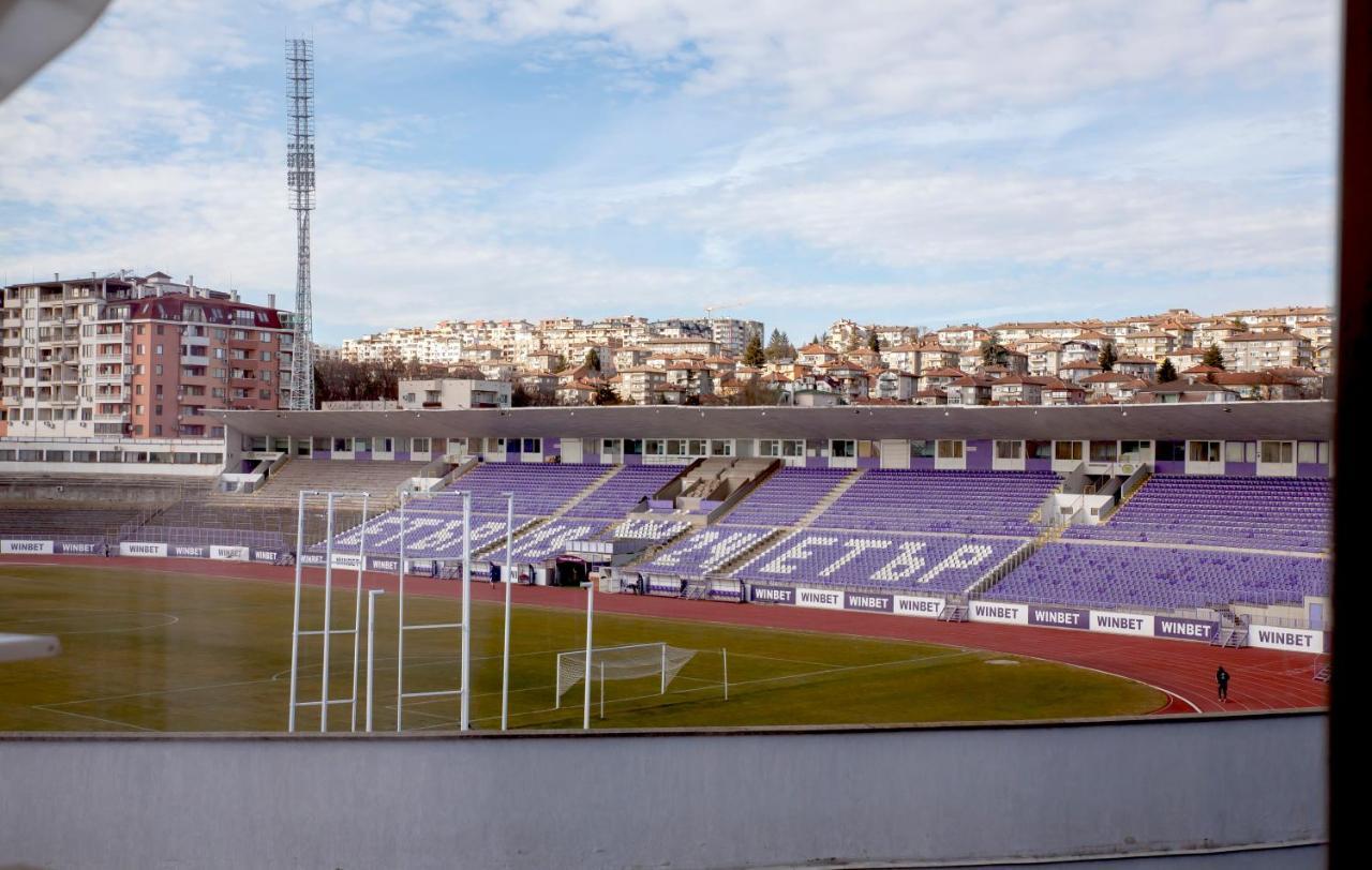 Stadium Apartments Veliko Tŭrnovo Eksteriør bilde