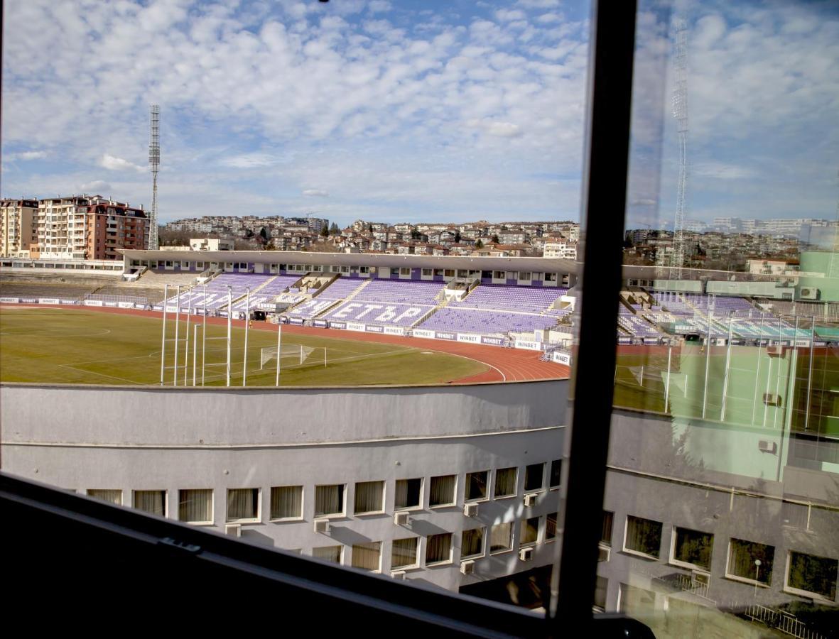 Stadium Apartments Veliko Tŭrnovo Eksteriør bilde