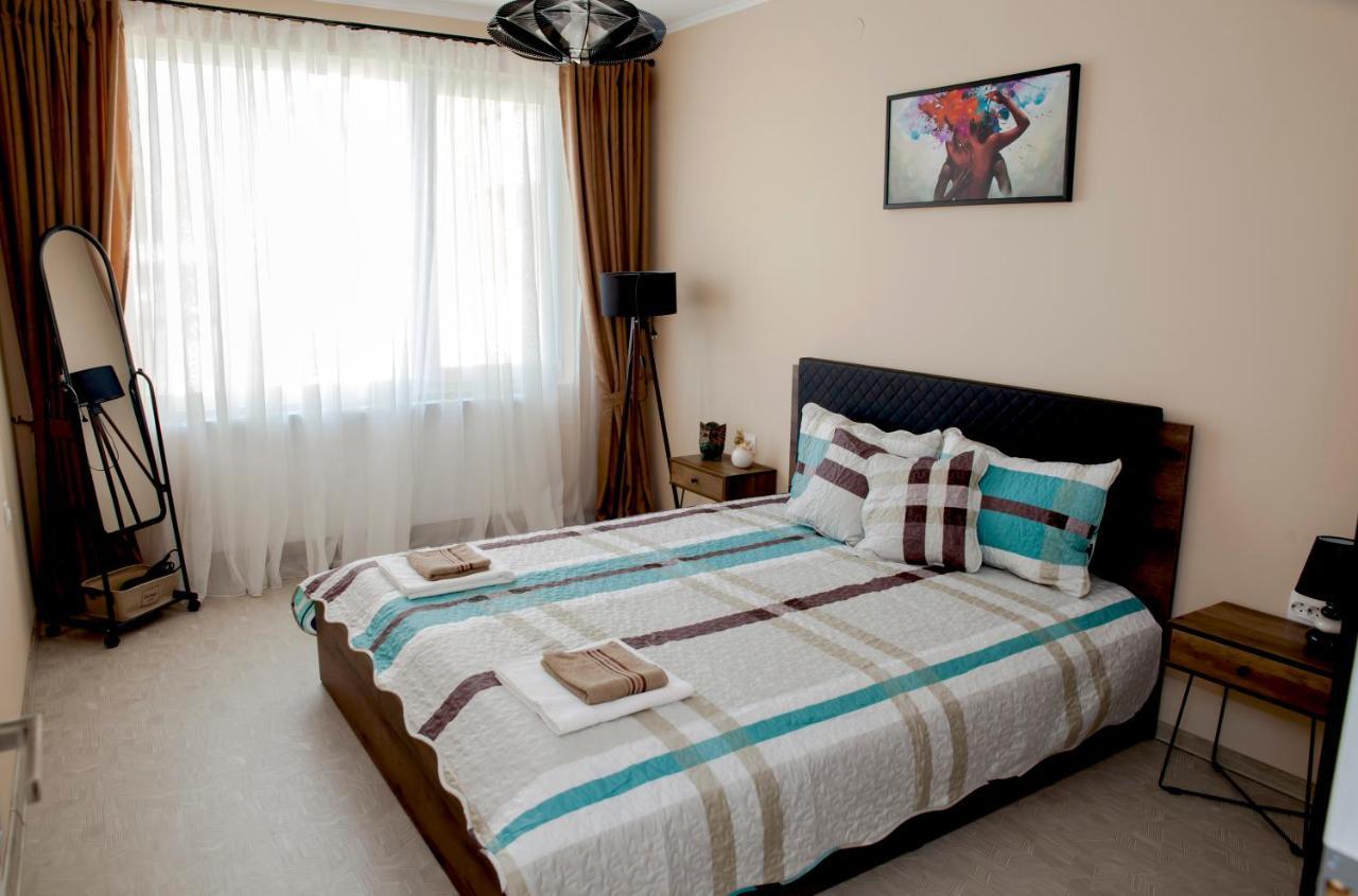 Stadium Apartments Veliko Tŭrnovo Eksteriør bilde
